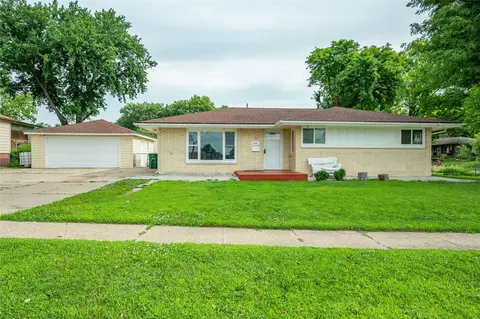 6501 Madison Ave, Urbandale, IA 50322