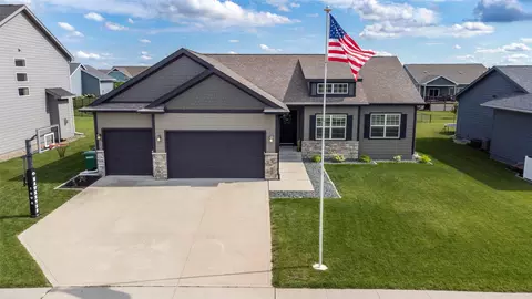 302 33rd St SE, Altoona, IA 50009