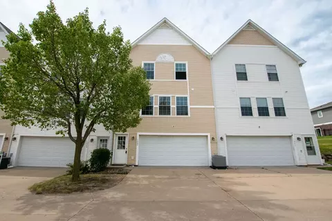 1062 10th Ave NW, Altoona, IA 50009