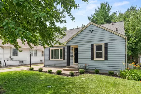 3114 48th Pl, Des Moines, IA 50310