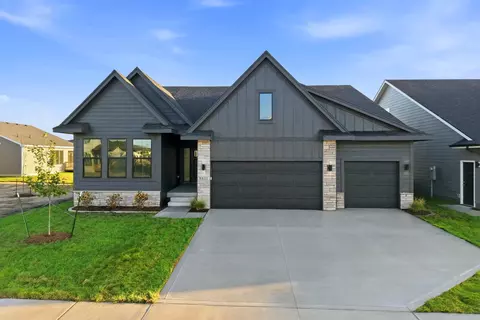 9420 NW 82nd Ave, Johnston, IA 50131