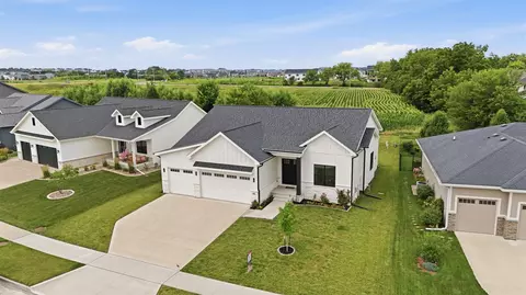 780 NE Badger Ln, Waukee, IA 50263