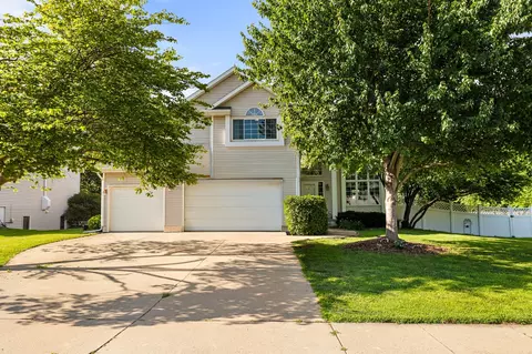 4639 Fieldstone Dr, West Des Moines, IA 50265