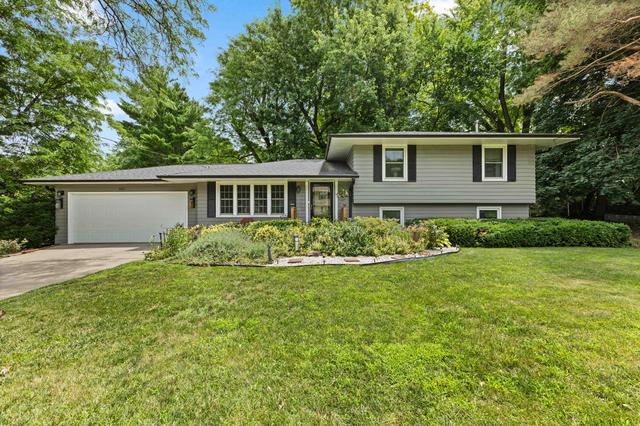 3001 Hillsdale Dr, Urbandale, IA 50322