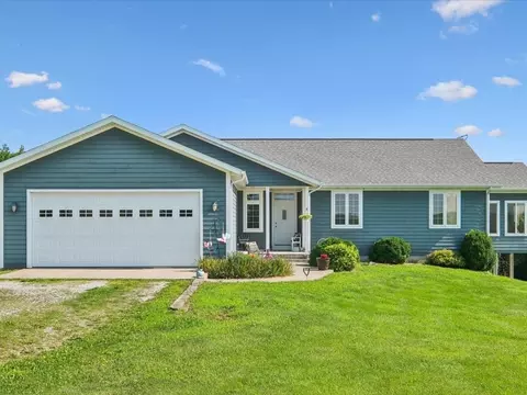 1055 Highway G76 Hwy, Knoxville, IA 50138