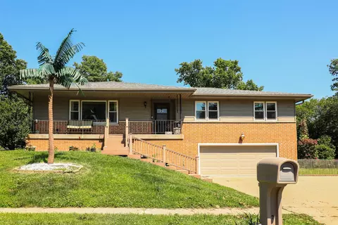 1600 W 14th St S, Newton, IA 50208