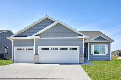 8140 Buckley St, Johnston, IA 50131