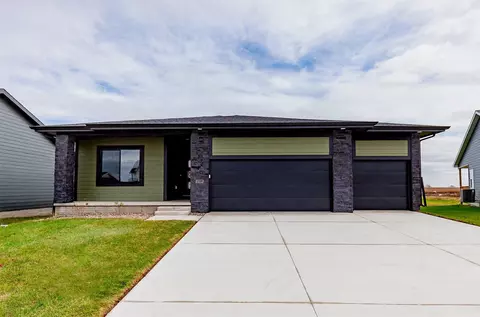1769 SW Sienna Ct, Grimes, IA 50111