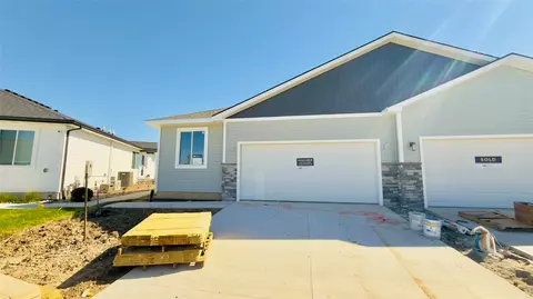 1534 Foxtail Dr SE, Altoona, IA 50009