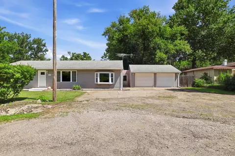 1023 County Line Rd, Des Moines, IA 50320