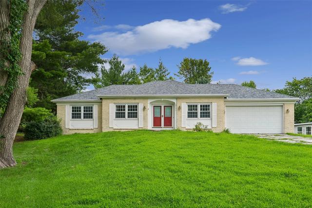 6851 NW 54th Ct, Johnston, IA 50131