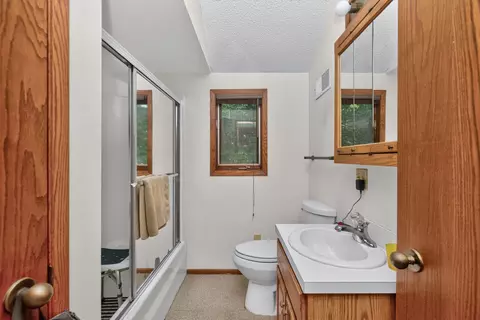 Bath - 4612 Dover Dr, Ames, IA 50014 photo 2 of 3