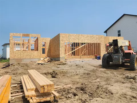 15201 Springbrook Trl, Urbandale, IA 50323
