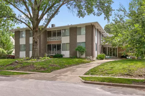 4225 Grand Ave #9, Des Moines, IA 50312