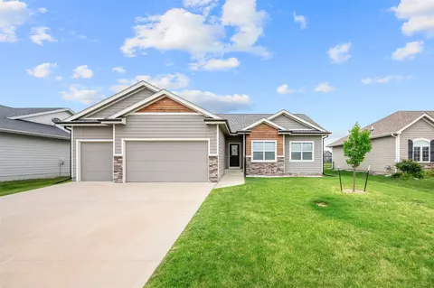 2316 NW 40th St, Ankeny, IA 50023