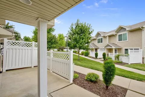 8601 Westown Pkwy #28105, West Des Moines, IA 50266
