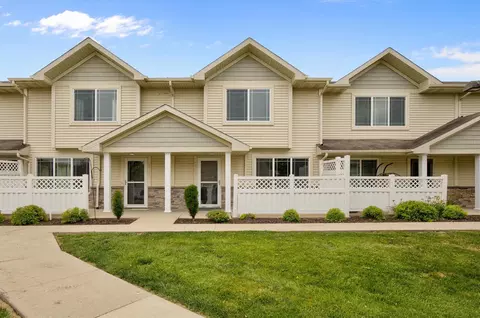 8601 Westown Pkwy #28105, West Des Moines, IA 50266