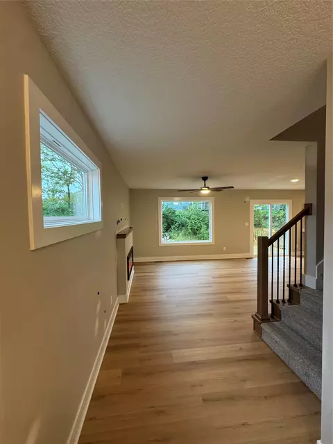 Entry Way - 611 W Wright Rd, Norwalk, IA 50211 photo 2 of 4
