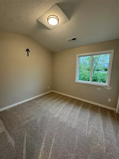 Bedroom - 611 W Wright Rd, Norwalk, IA 50211 photo 3 of 4