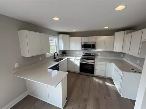 Kitchen - 611 W Wright Rd, Norwalk, IA 50211 photo 2 of 2