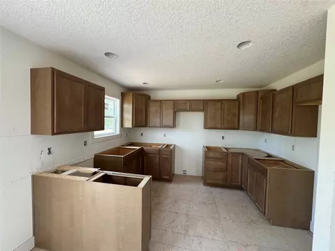 Kitchen - 611 W Wright Rd, Norwalk, IA 50211 photo 1 of 2