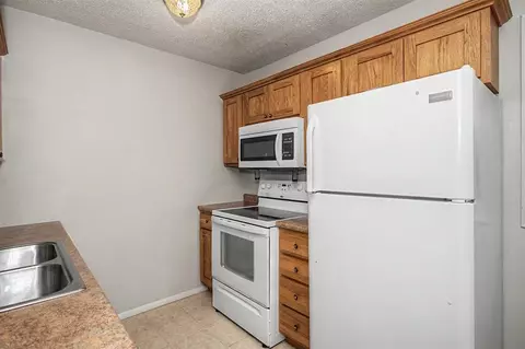 Kitchen - 703 Meadow Pl, Ames, IA 50010 photo 4 of 5