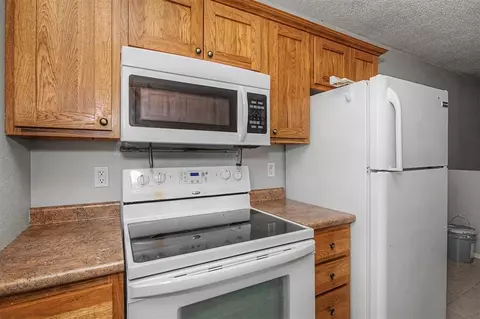 Kitchen - 703 Meadow Pl, Ames, IA 50010 photo 3 of 5