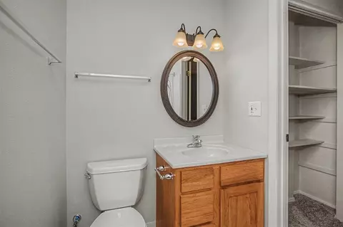 Bath - 703 Meadow Pl, Ames, IA 50010 photo 2 of 3
