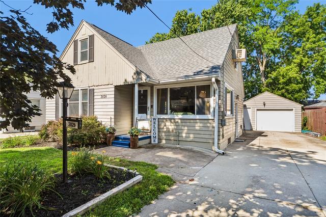 3826 52nd St, Des Moines, IA 50310