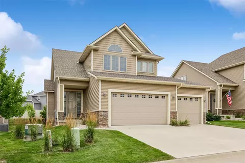 14029 Ridgemont Dr, Urbandale, IA 50323