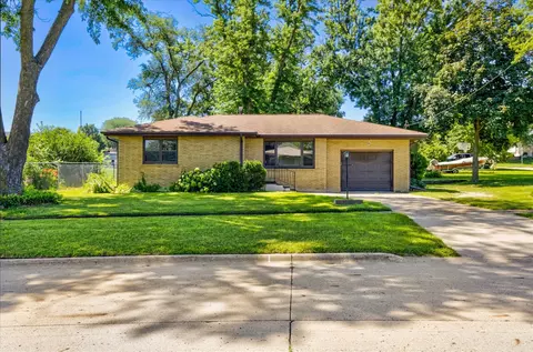 1519 Horse N Buggy Dr, Adel, IA 50003