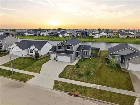 2416 NW Applewood St, Ankeny, IA 50023