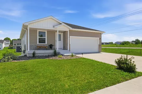 5613 Brook View Ave, Des Moines, IA 50317