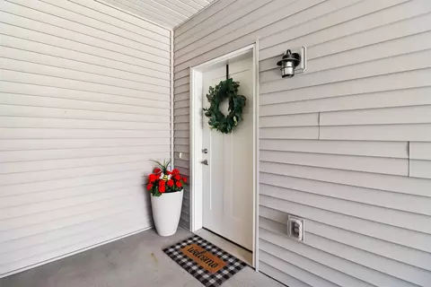 904 Summerset Pl, Indianola, IA 50125