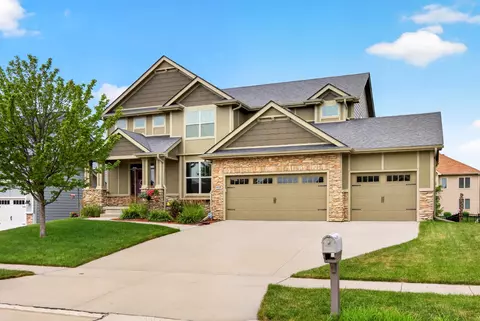 4408 163rd St, Urbandale, IA 50323