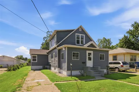 1614 Searle St, Des Moines, IA 50317