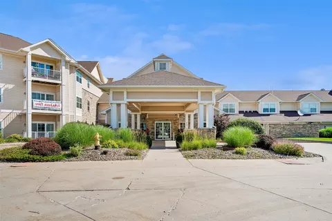 600 E Hillcrest Ave #213, Indianola, IA 50125