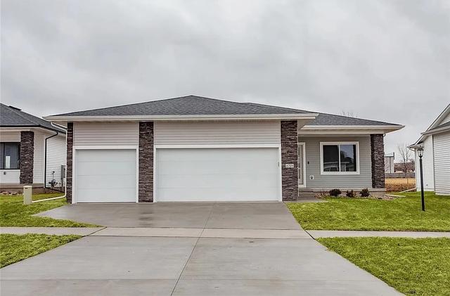 6705 NE 12th Ct, Des Moines, IA 50313
