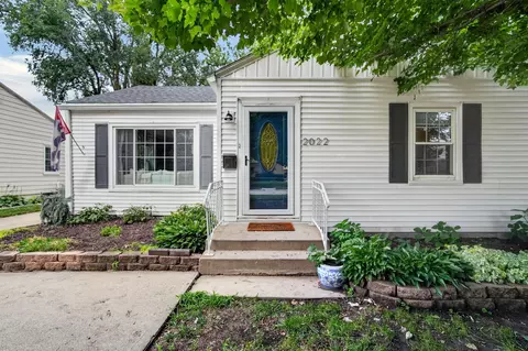 2022 56th St, Des Moines, IA 50310