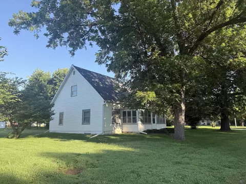 413 N Water St, Cambridge, IA 50046