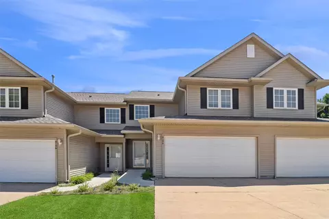 4154 100th St #14, Urbandale, IA 50322