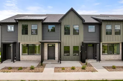 907 Percheron Ln, Norwalk, IA 50211