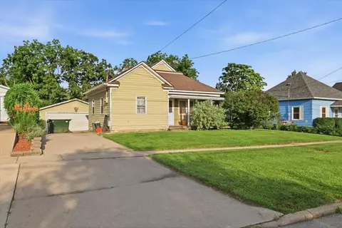 326 E 3rd St S, Newton, IA 50208