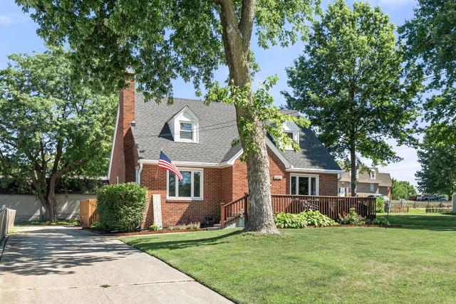 8555 Franklin Ave, Clive, IA 50325