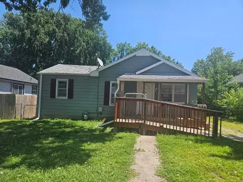 3215 SW 7th St, Des Moines, IA 50315