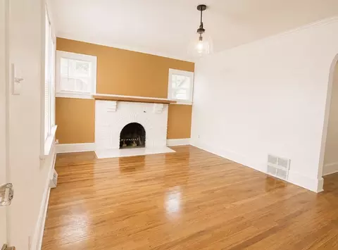 2425 Prospect Rd, Des Moines, IA 50310 photo 3