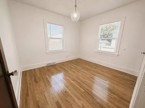 Bedroom - 2425 Prospect Rd, Des Moines, IA 50310 photo 5 of 5