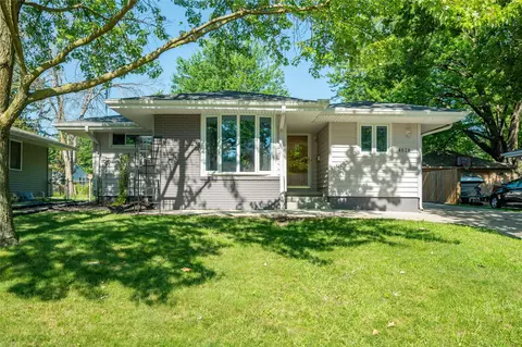 4028 Lynner Dr, Des Moines, IA 50310