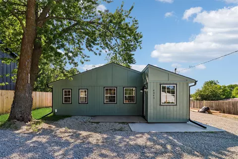 4840 NW 52nd St, Des Moines, IA 50310