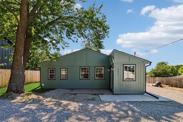 4840 NW 52nd St, Des Moines, IA 50310
